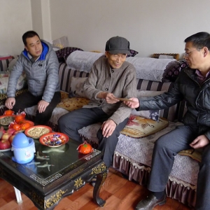 天水市有關(guān)部門領(lǐng)導(dǎo)、公司領(lǐng)導(dǎo)節(jié)前走訪慰問(wèn)離退休老干部