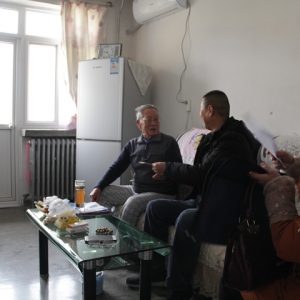 市企業工委領導、公司領導春節前走訪慰問黨員骨干、生活困難黨員和離退休老干部