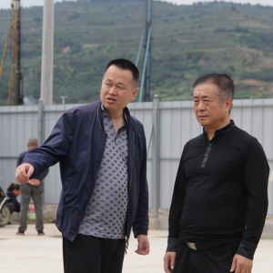 市領(lǐng)導(dǎo)調(diào)研公司新廠區(qū)建設(shè)項目