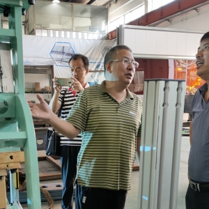 張新子帶隊赴江浙滬等地就產(chǎn)品自動化生產(chǎn)線建設(shè)進(jìn)行實地調(diào)研