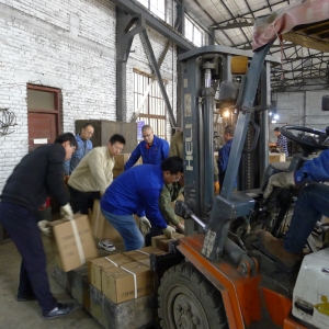 青年志愿者服務(wù)隊奔赴車間助力一線