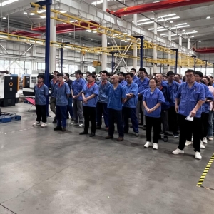 公司生產技術部召開2025年上半年生產總結大會暨“TPM”和“夏季送清涼”活動 ... ...